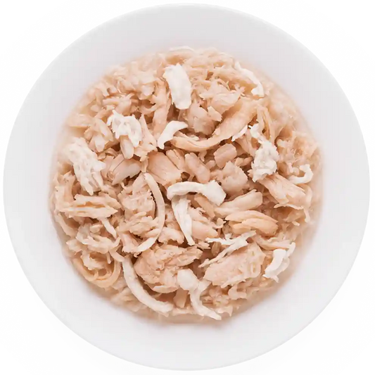 Hrana umeda pentru pisici, Grandorf, Pui/biban, 70 g, produs în utilizare