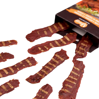 Лакомства за кучета MAVSY, Телешки стек със сушени домати върху тиквена коричка, 100 г